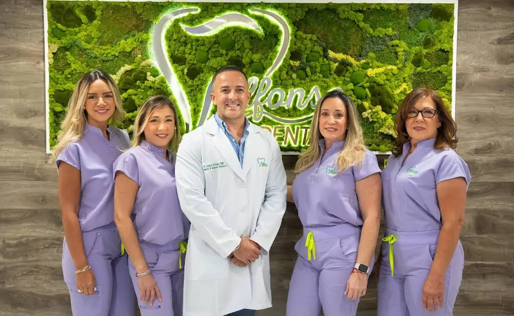 Alfonso Dental Miami - Professional dental clinic exterior with modern facilities