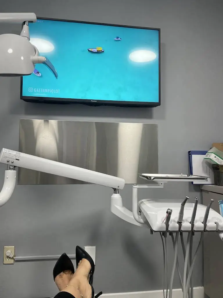 Vento Dental / Dr Yosvany J. Vento DDS,PA