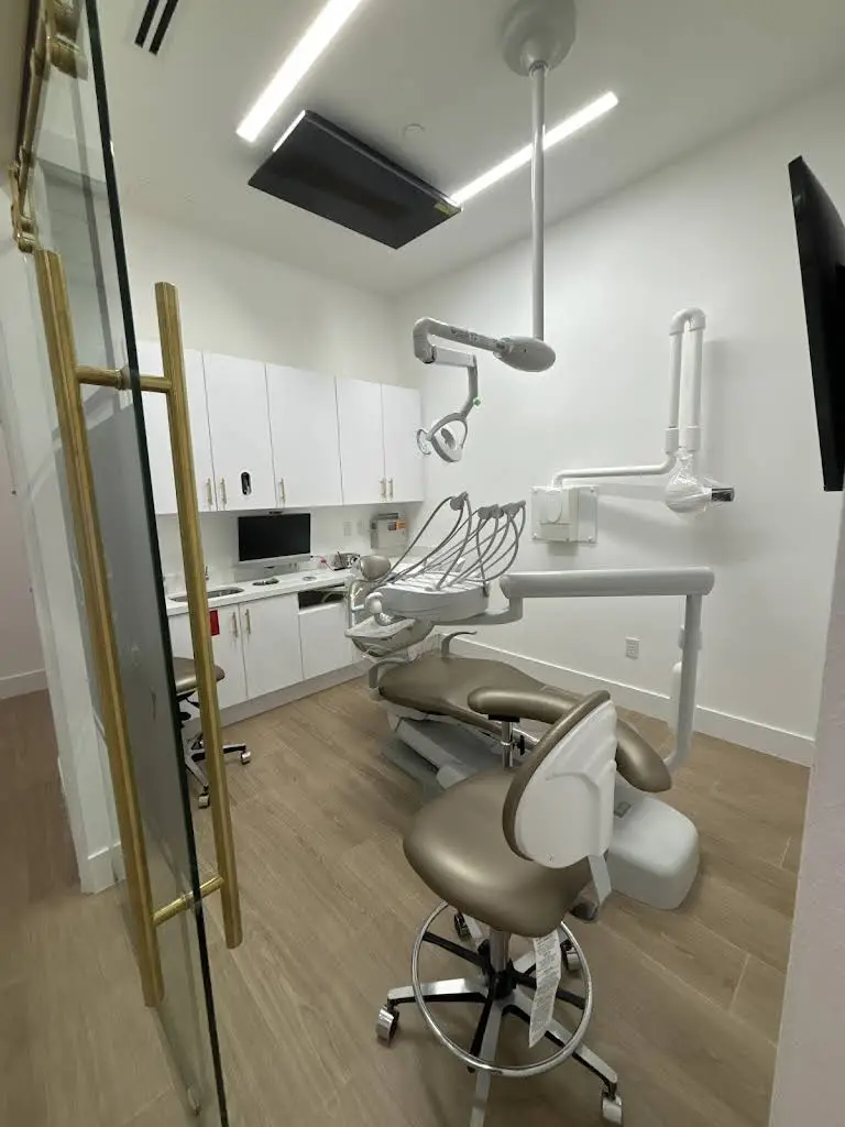 SMILE 4 US PLLC - Professional dental clinic exterior with modern facilities