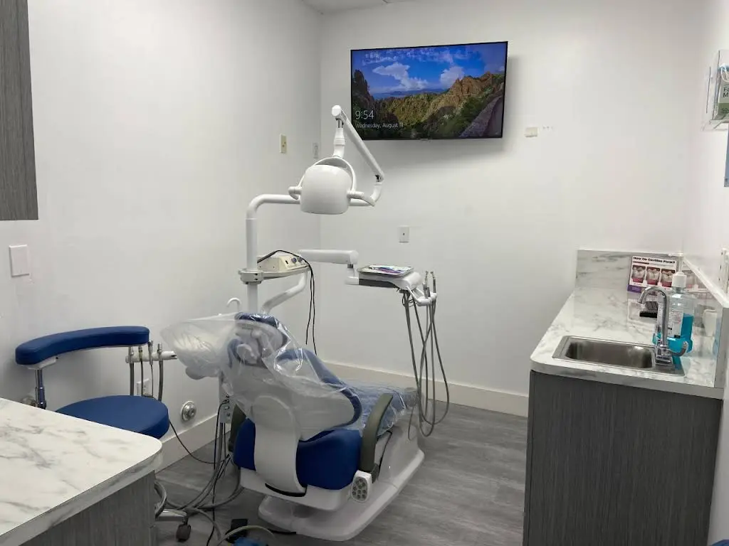 Jay Smiles LLC - Professional dental clinic exterior with modern facilities