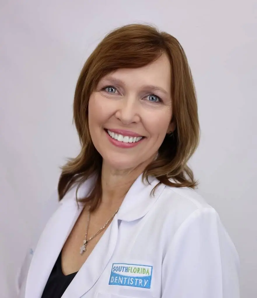 South Florida Dentistry - Professional dental clinic exterior with modern facilities