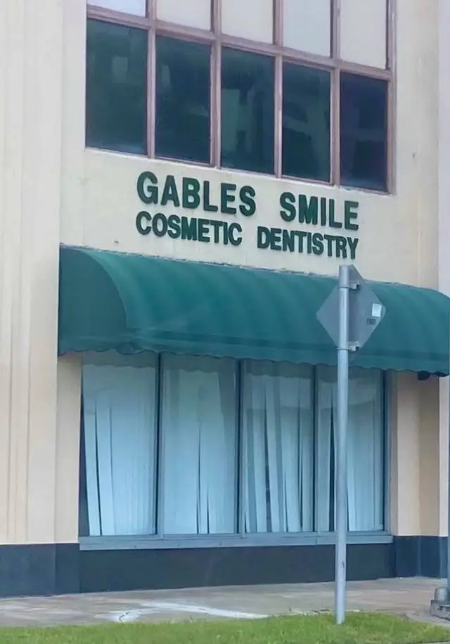 Gables Smile Dental & Cosmetic - Professional dental clinic exterior with modern facilities