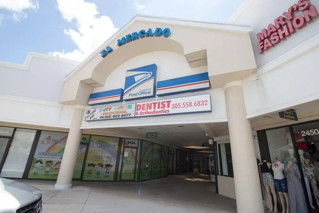 Life Smile Dental by Dr. Edgar Navarrete
