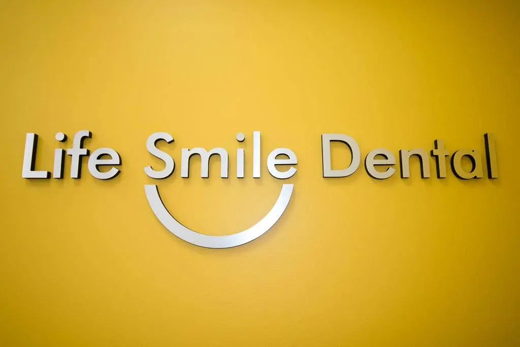 Life Smile Dental by Dr. Edgar Navarrete