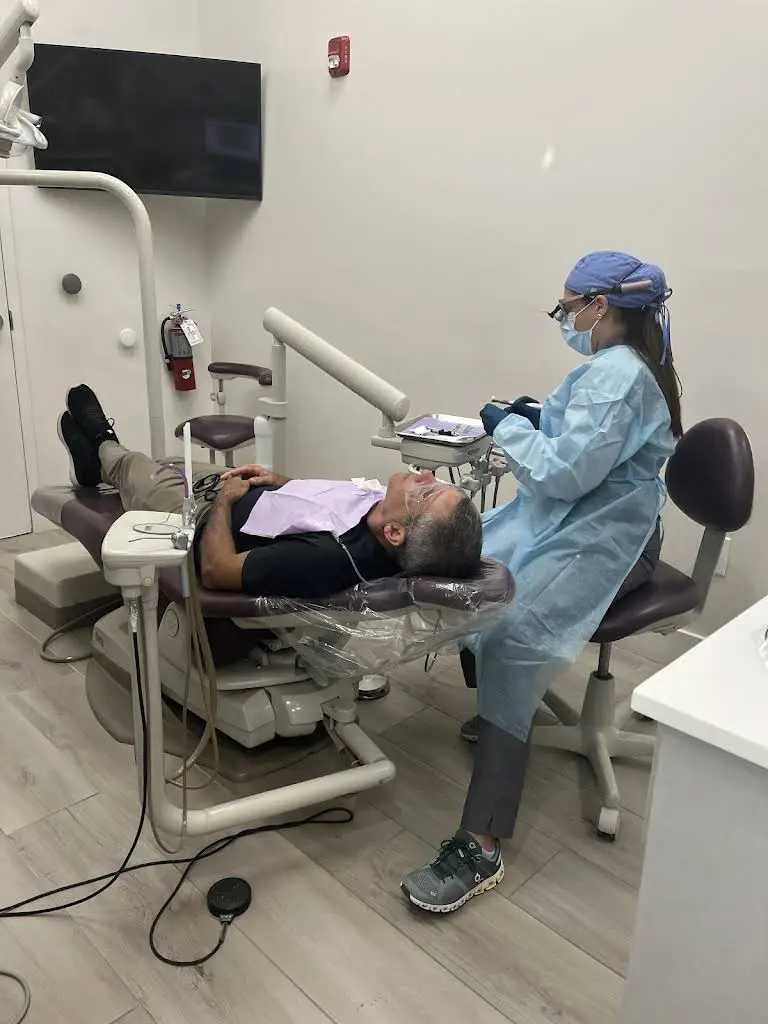 Glow Dent Doral