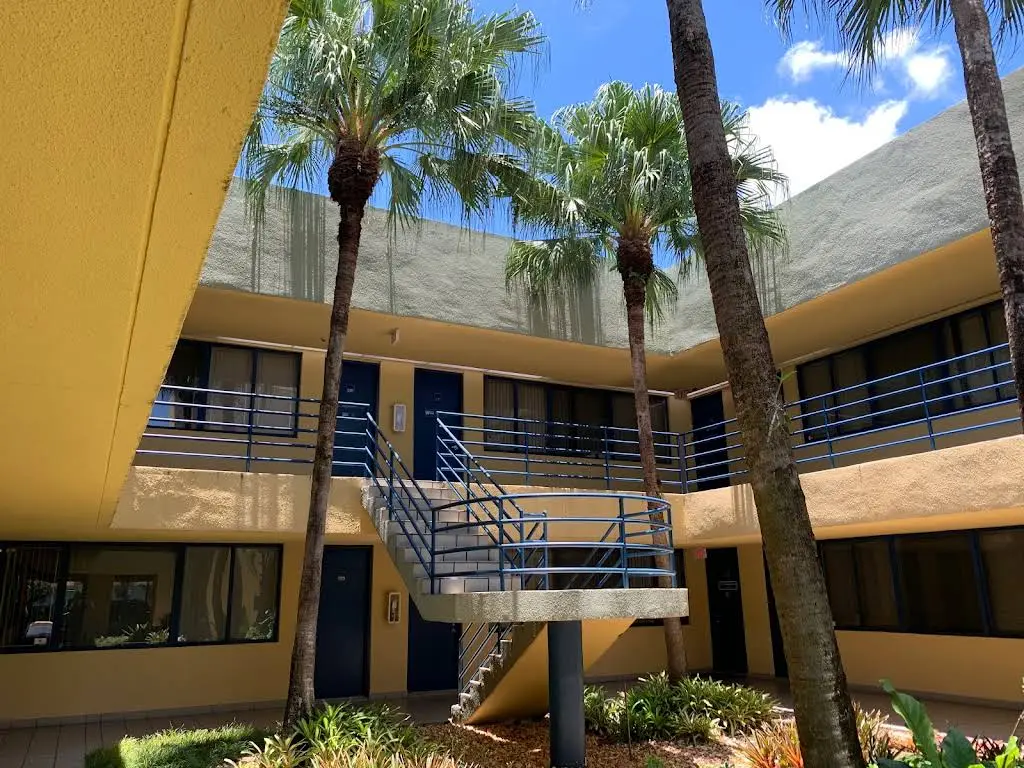 Miami Root Canal Specialists - Professional dental clinic exterior with modern facilities