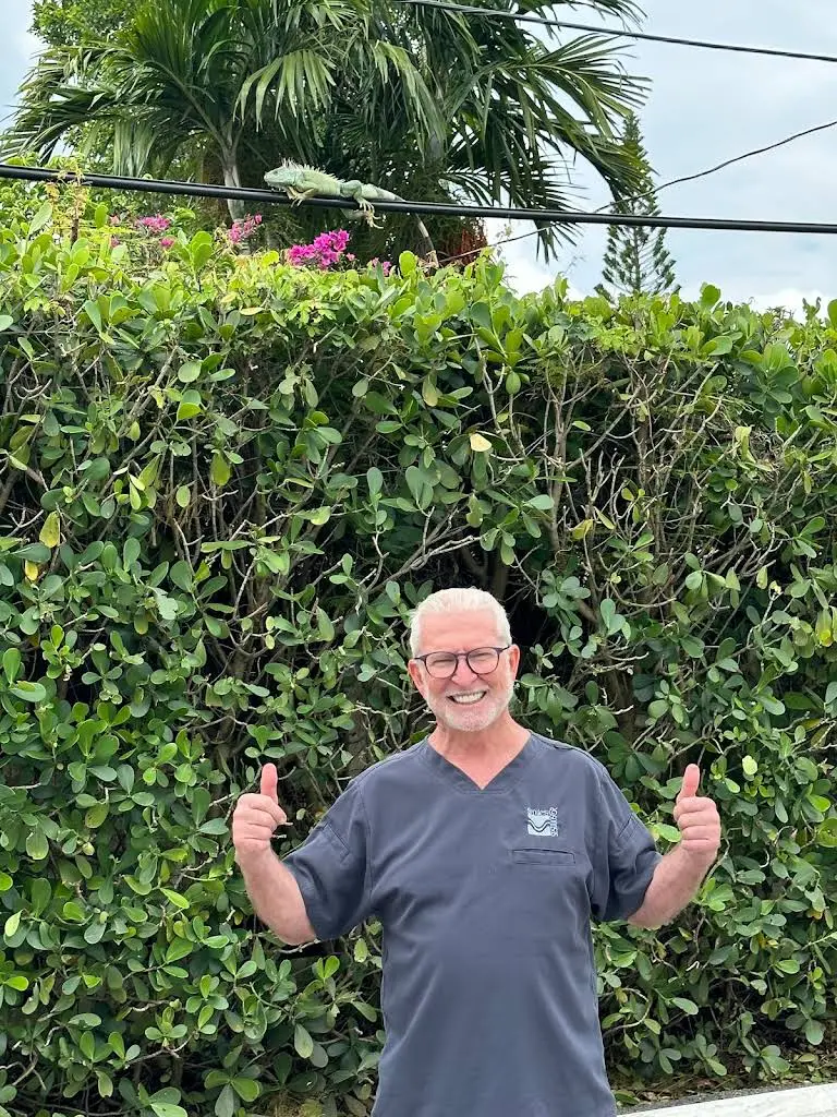 Smiles & Sonrisas Family Dentistry