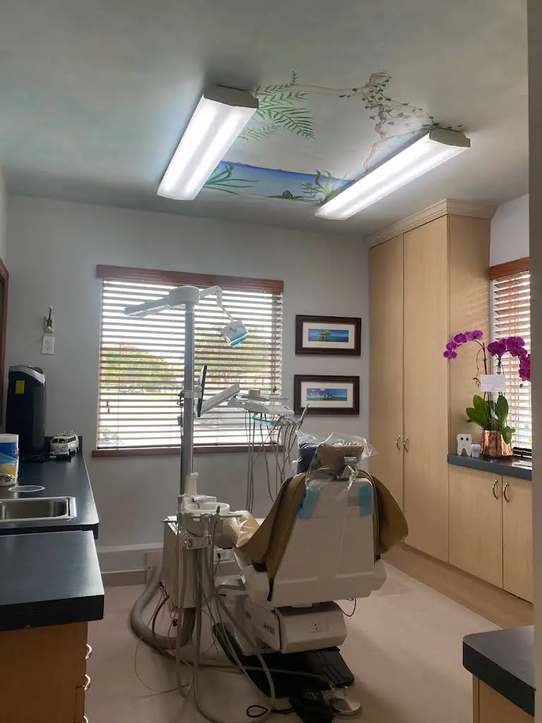 Smiles & Sonrisas Family Dentistry