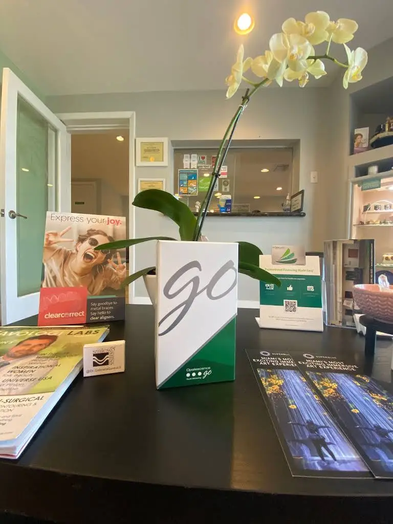 Smiles & Sonrisas Family Dentistry