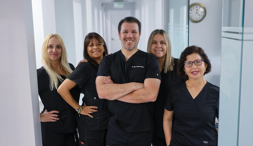 Broward County Dental - Professional dental clinic exterior with modern facilities