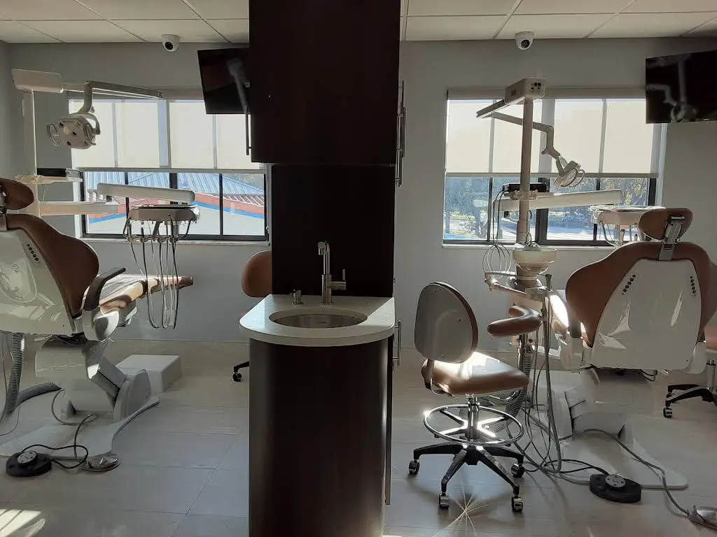 Saenz Dental Center
