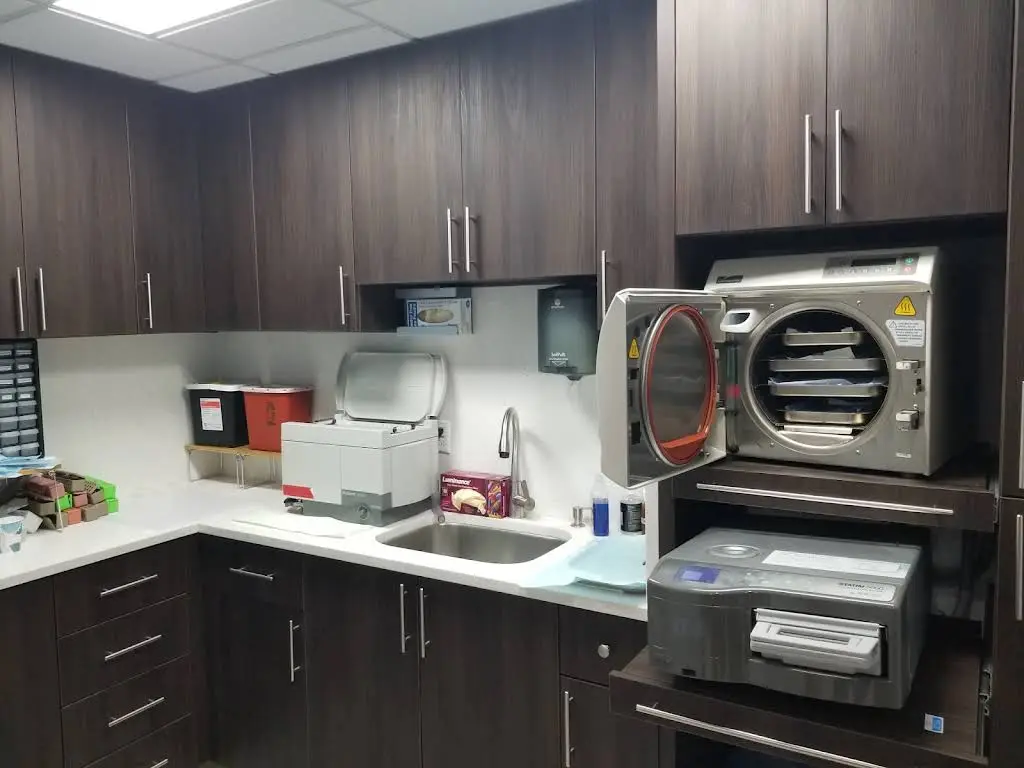 Saenz Dental Center