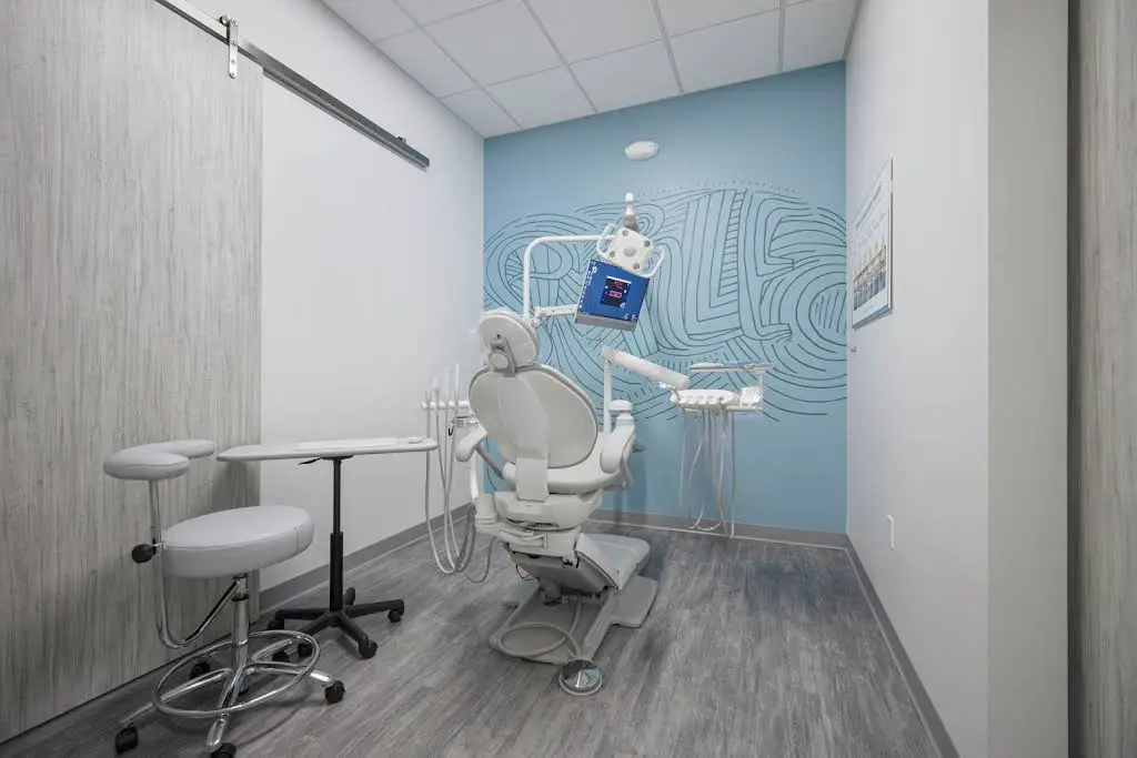 Dentists of Hialeah - Professional dental clinic exterior with modern facilities