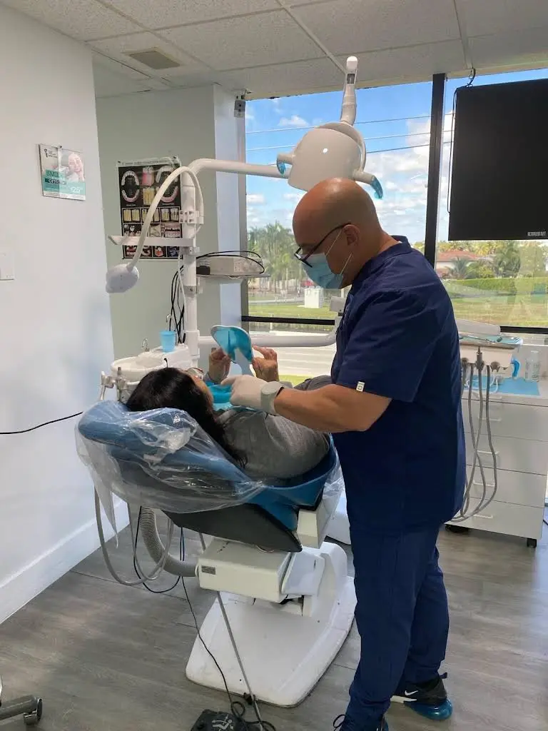 Flores Dental Group PA