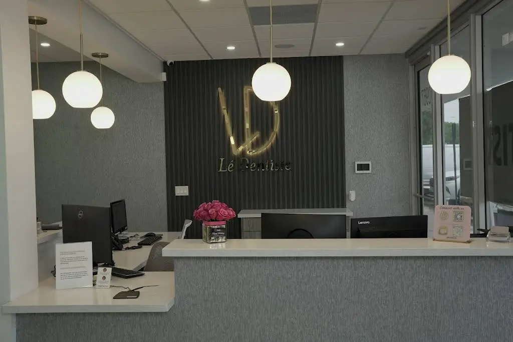 Le Dentiste Miami - Professional dental clinic exterior with modern facilities