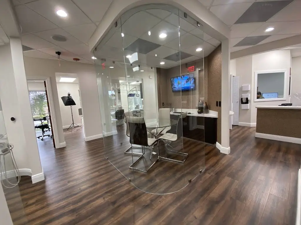 Miami Dade Dental Specialties MYDDS - Professional dental clinic exterior with modern facilities