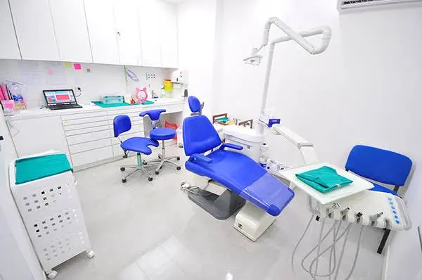 Apollonia Dental Services LLC - Professional dental clinic exterior with modern facilities