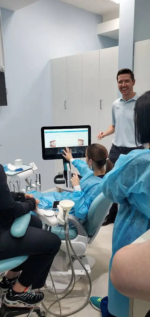 Deluxe Dental