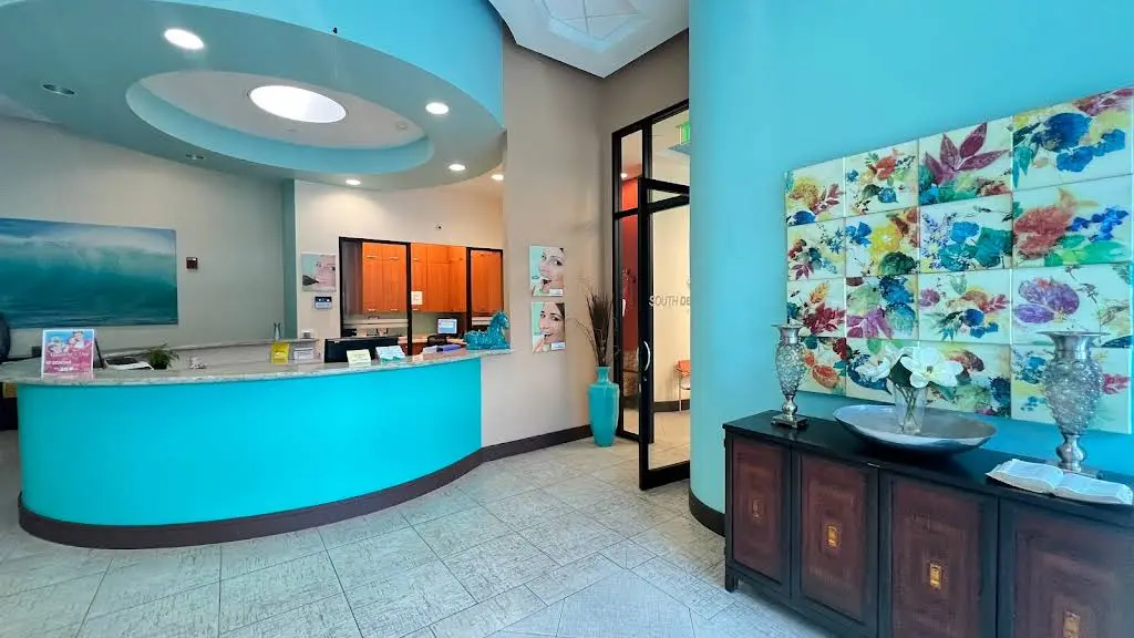 South Dental at Dadeland - Professional dental clinic exterior with modern facilities