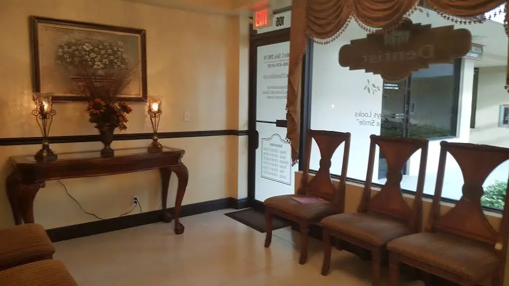 Sandra C. Silva DMD, PA - Professional dental clinic exterior with modern facilities