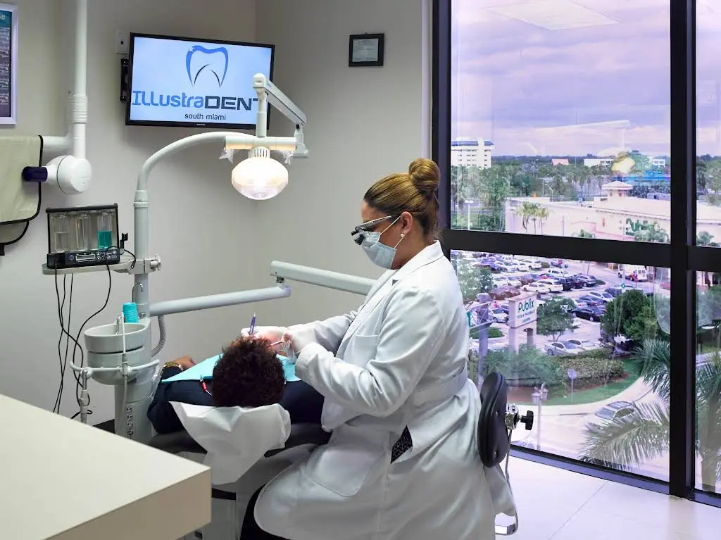 IllustraDENT - Professional dental clinic exterior with modern facilities