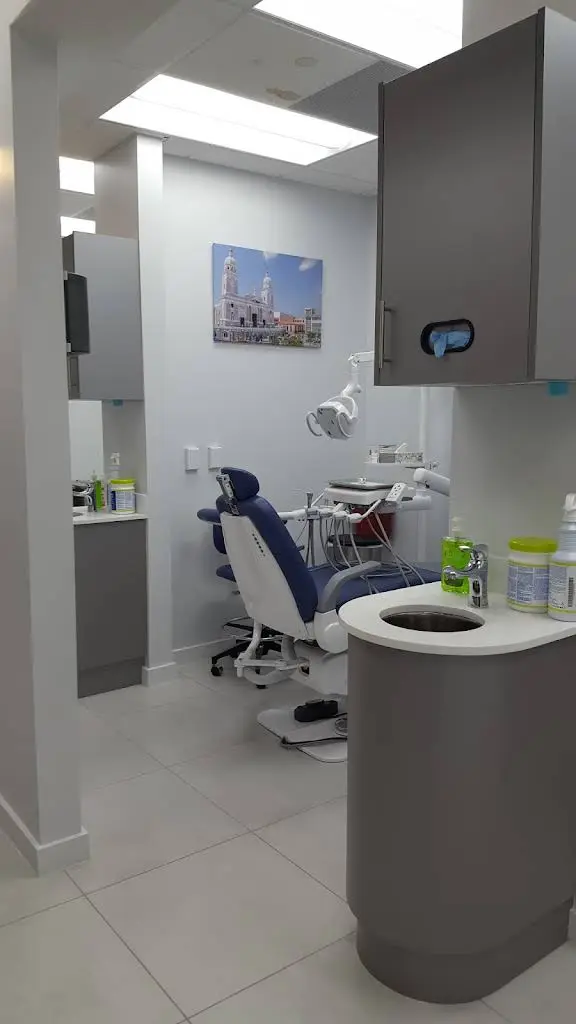 GS DENTAL - Professional dental clinic exterior with modern facilities