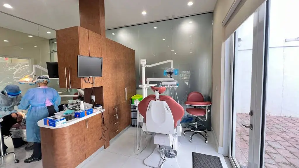 South Dental at Forest Lakes - Professional dental clinic exterior with modern facilities