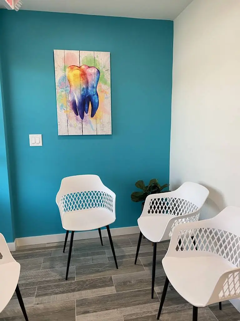 Márquez Dental & Associates - Professional dental clinic exterior with modern facilities