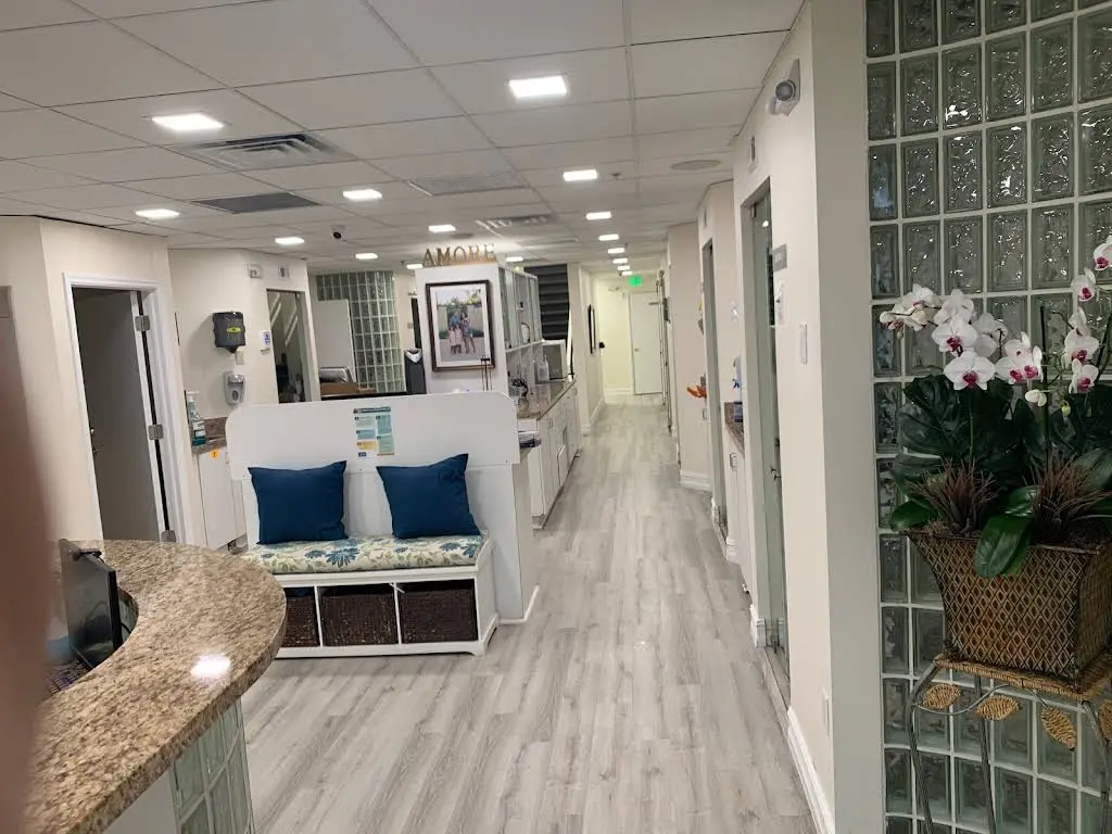Amores Dental of Palmetto Bay - Professional dental clinic exterior with modern facilities