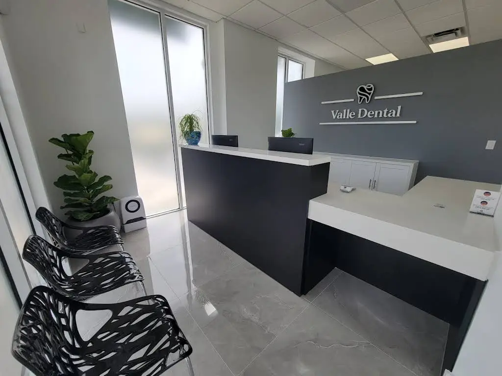 Valle Dental - Professional dental clinic exterior with modern facilities