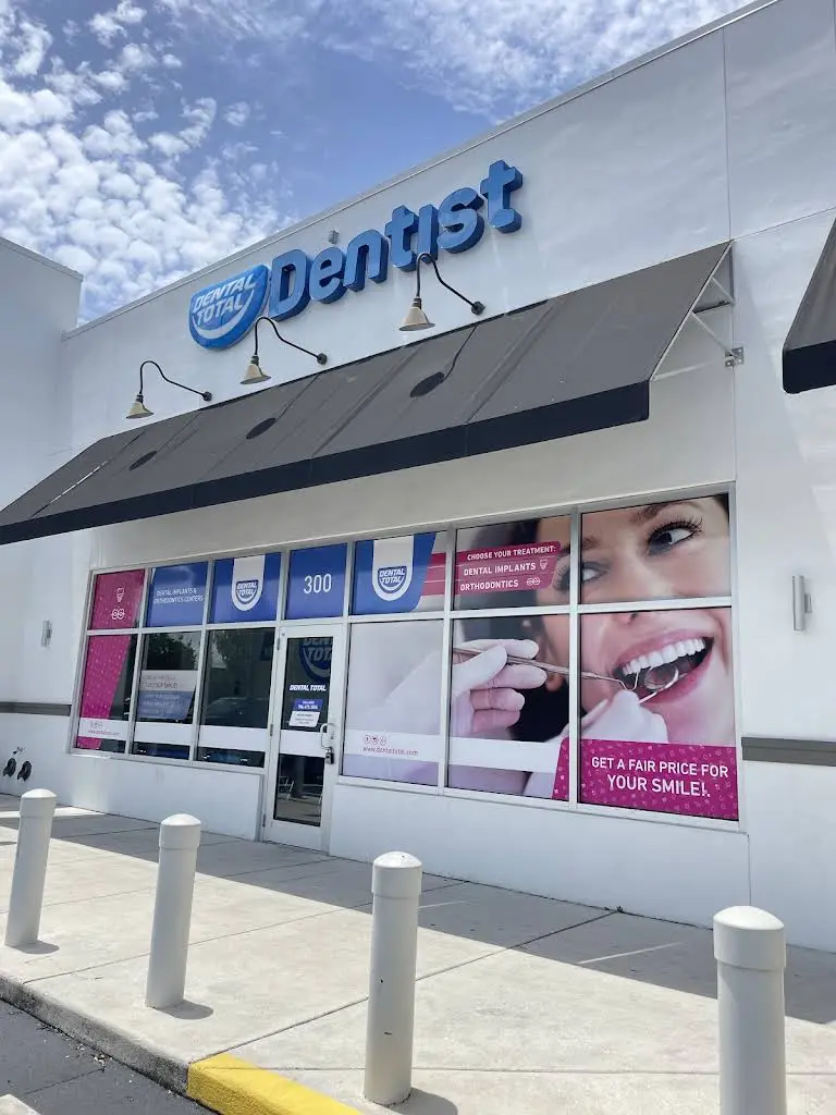 Dental Total Homestead - Professional dental clinic exterior with modern facilities