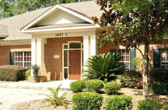 Comprehensive Dental Care - Professional dental clinic exterior with modern facilities