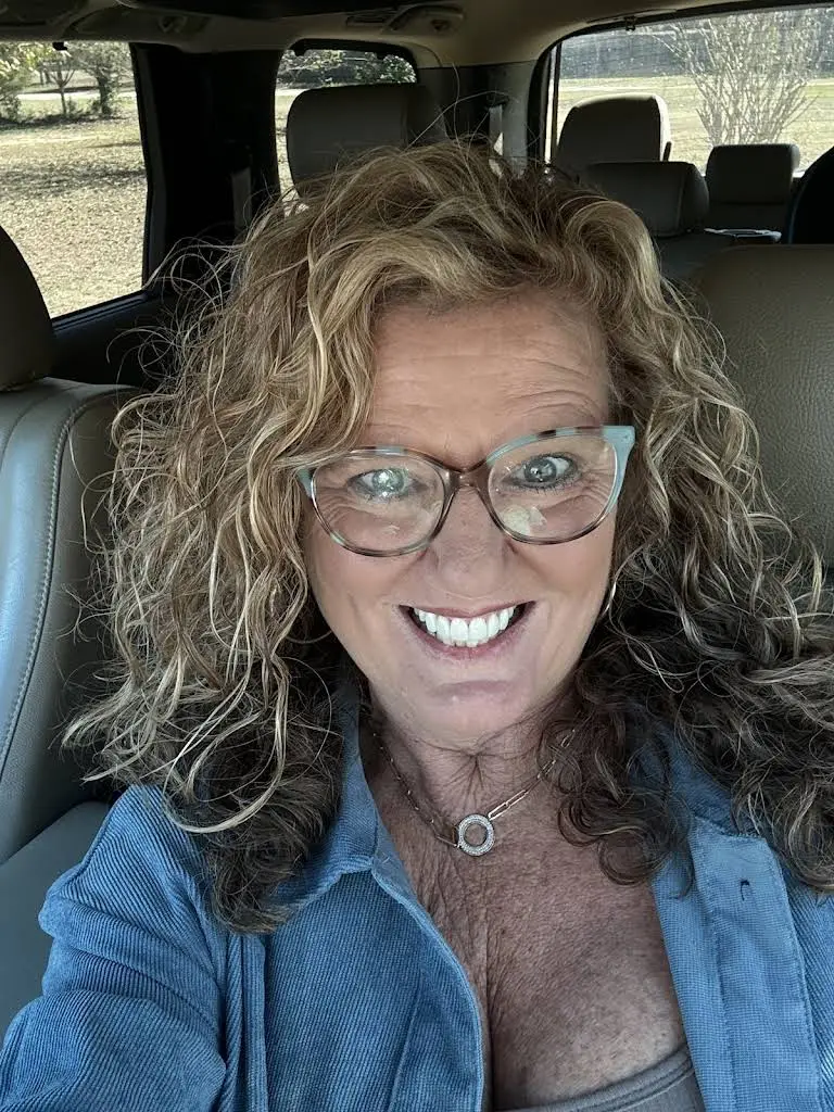 Dothan Cosmetic Dentistry: Geoff M Gaunt D.M.D. - Professional dental clinic exterior with modern facilities