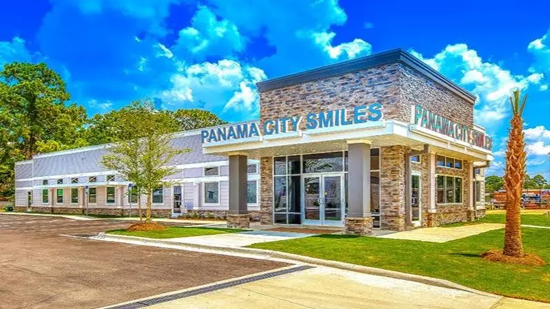 Panama City Smiles - Professional dental clinic exterior with modern facilities