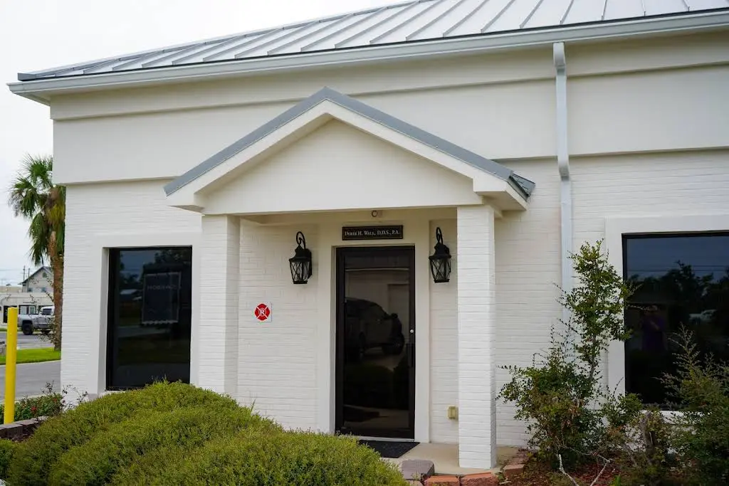 Lynn Haven Family Dentistry: Dr. Derek H. Wall, DDS