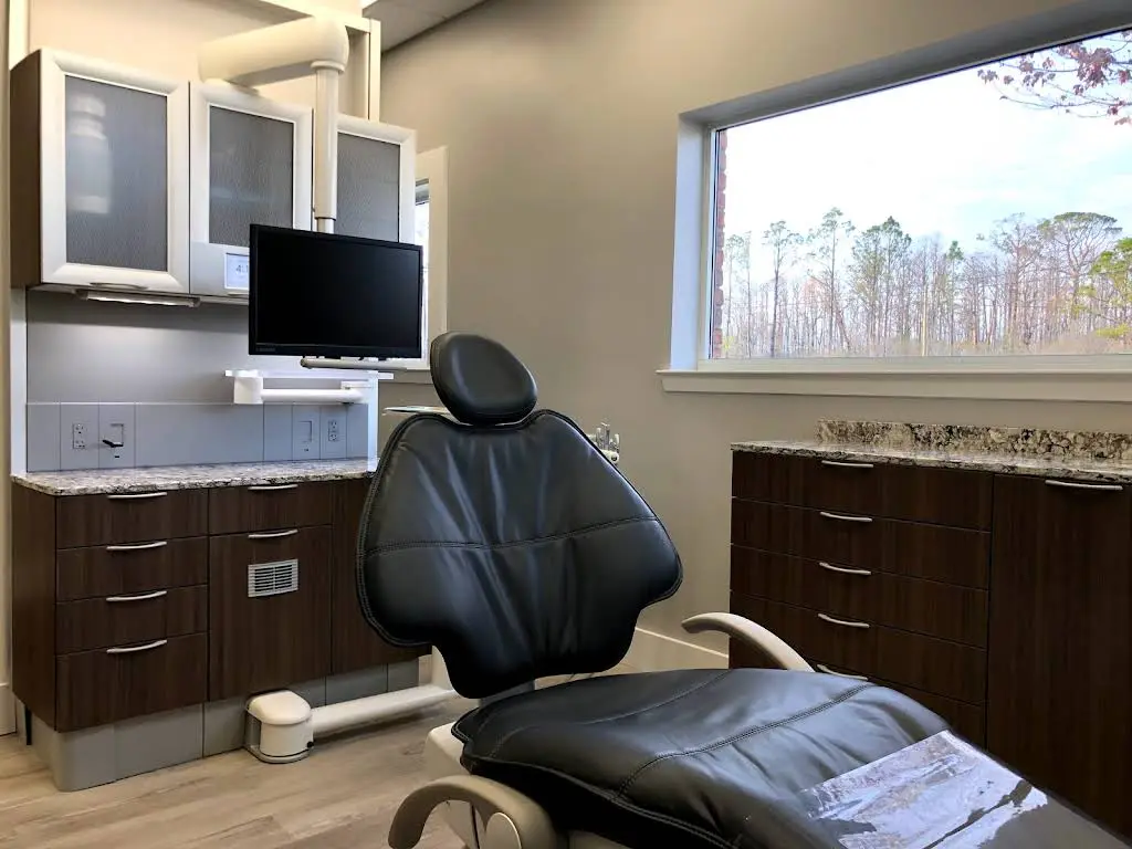 Stamps Family Dentistry - Professional dental clinic exterior with modern facilities